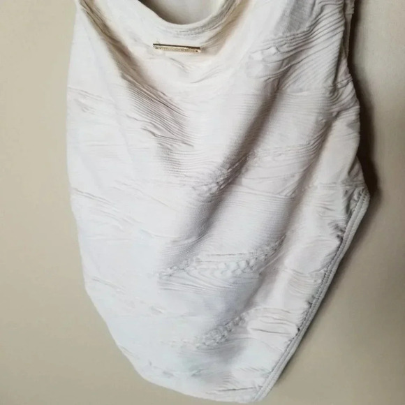VINCE Camuto Pacific Wave Plunging  Texture One Piece Swimsuit Sand - Picture 4 of 15